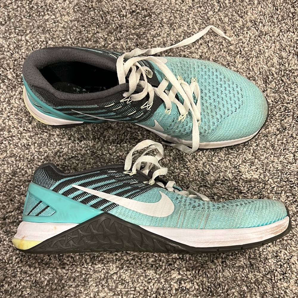 Nike metcon size 9 teal